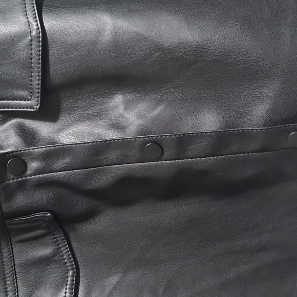 🔴⚫️Wet seal Faux Leather Cropped Jacket - Picture 2 of 8